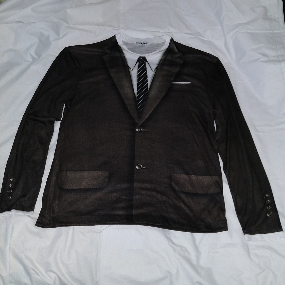Shirt - Picture 2 of 4